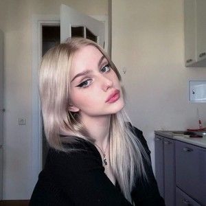 Meet your Posher, Monica